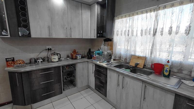 6 Bedroom Property for Sale in Ferreira Free State